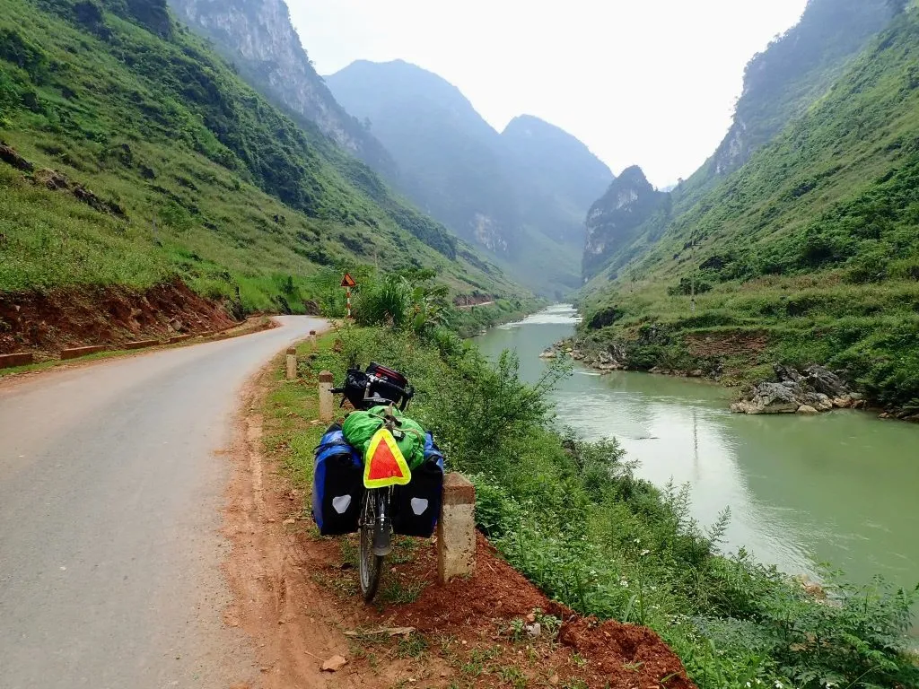 How does the Hanoi tourist cross the road? Very, very carefully